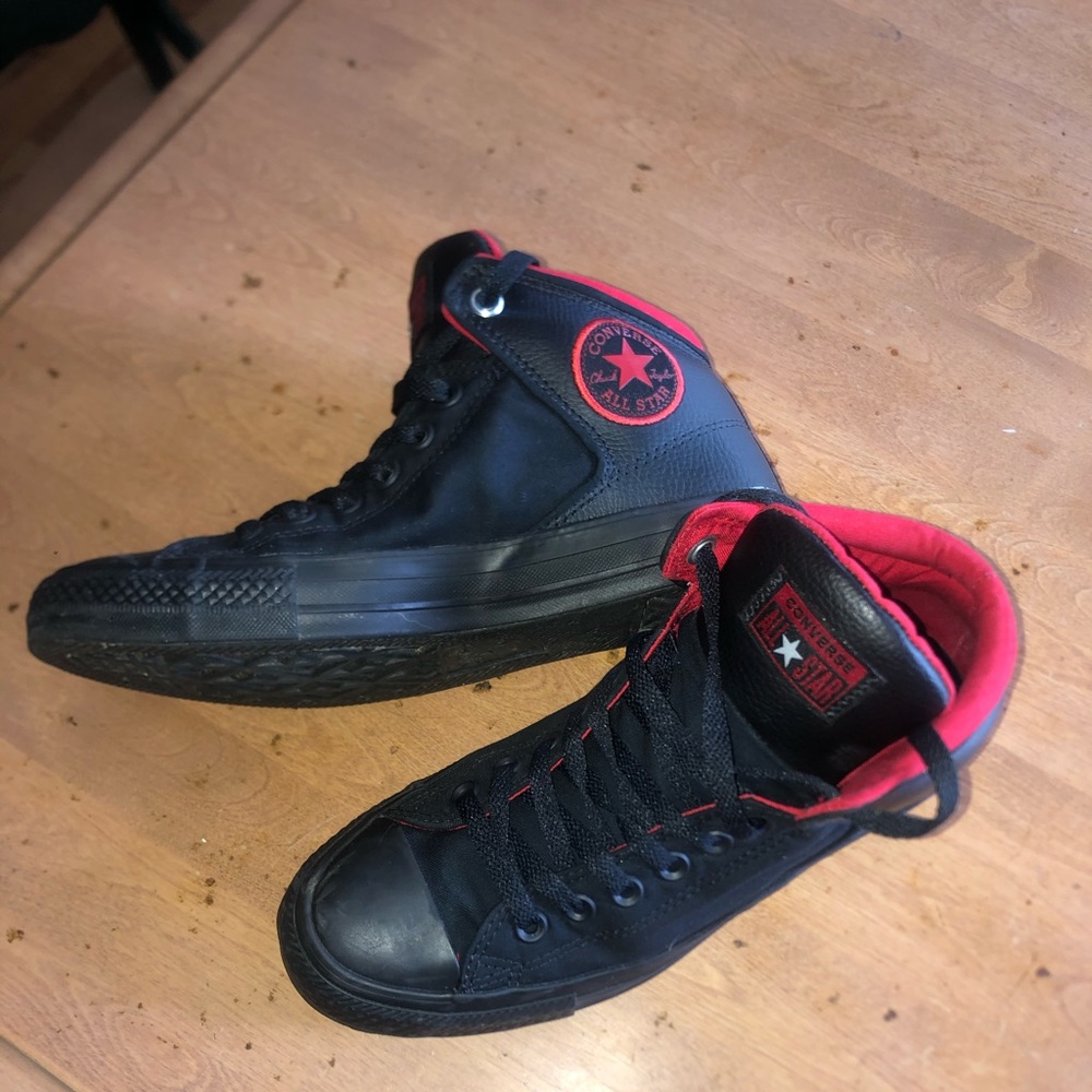 Converse Like new, only worn a couple of times.